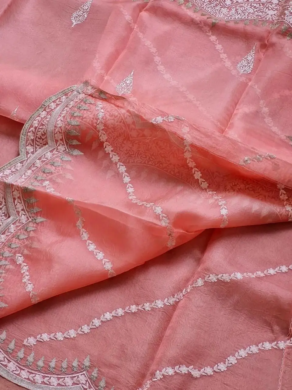 Pastel Organza Scallop Climber, photograph 1 of 14