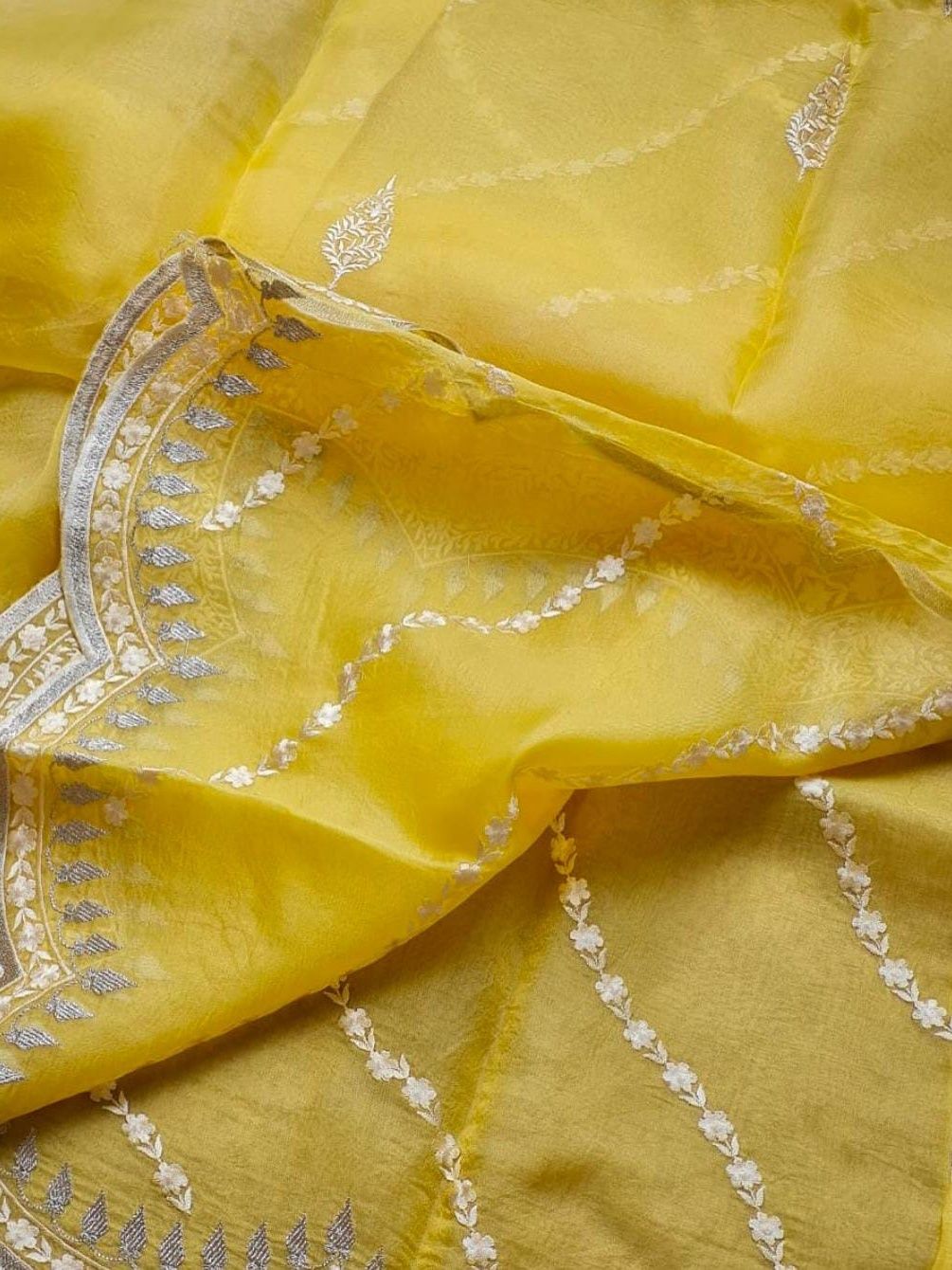 Pastel Organza Scallop Climber, photograph 3 of 14