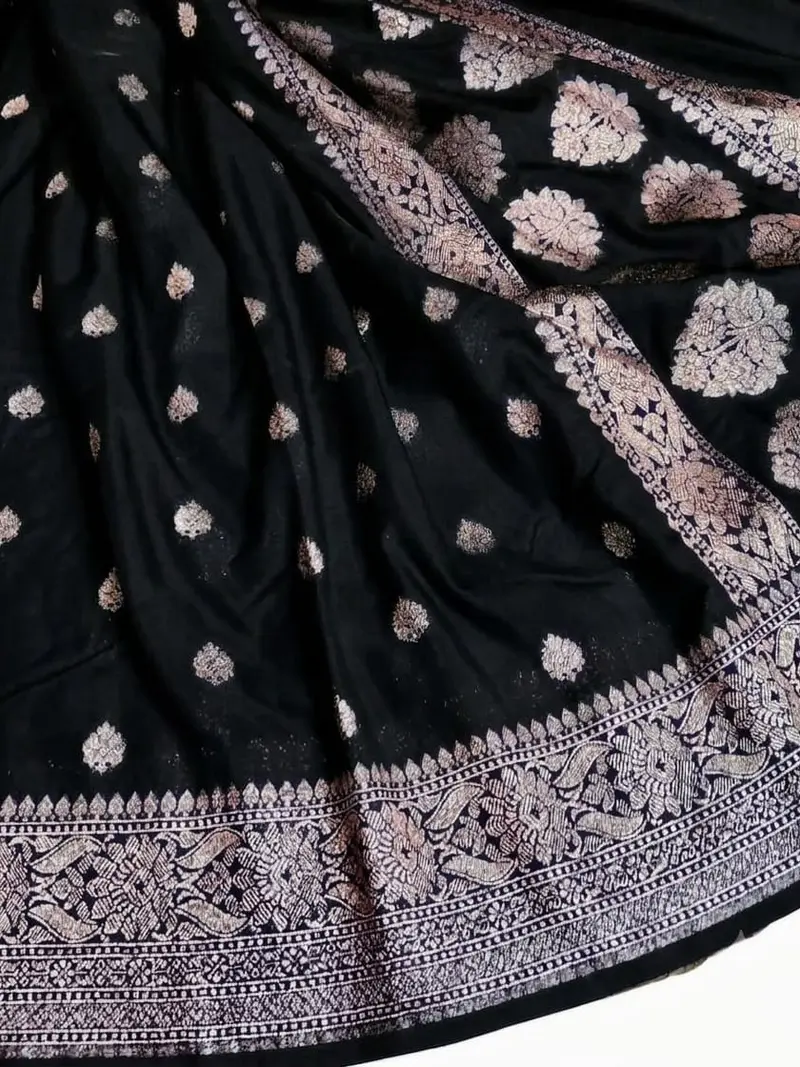 Banarasi Silk Floral Bouquet Buta, photograph 1 of 10