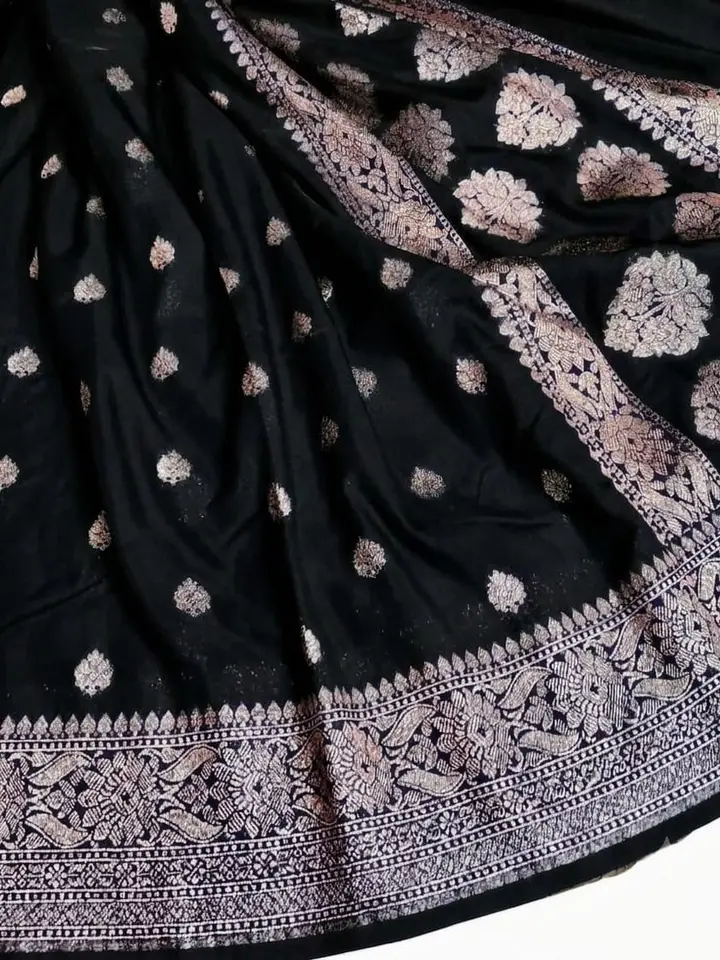 Banarasi Silk Floral Bouquet Buta, photograph 1 of 10
