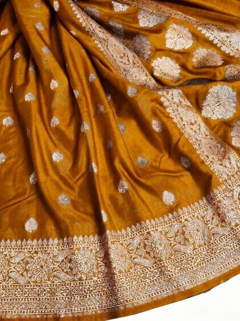 Banarasi Silk Floral Bouquet Buta, photograph 2 of 10